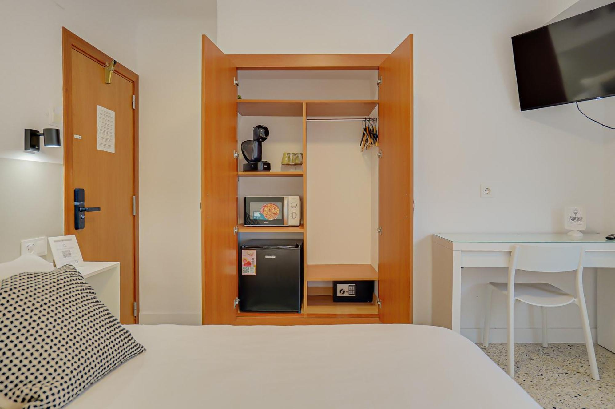 Hostal Y Apartamento Moli De Mar Льорет-де-Мар Екстер'єр фото