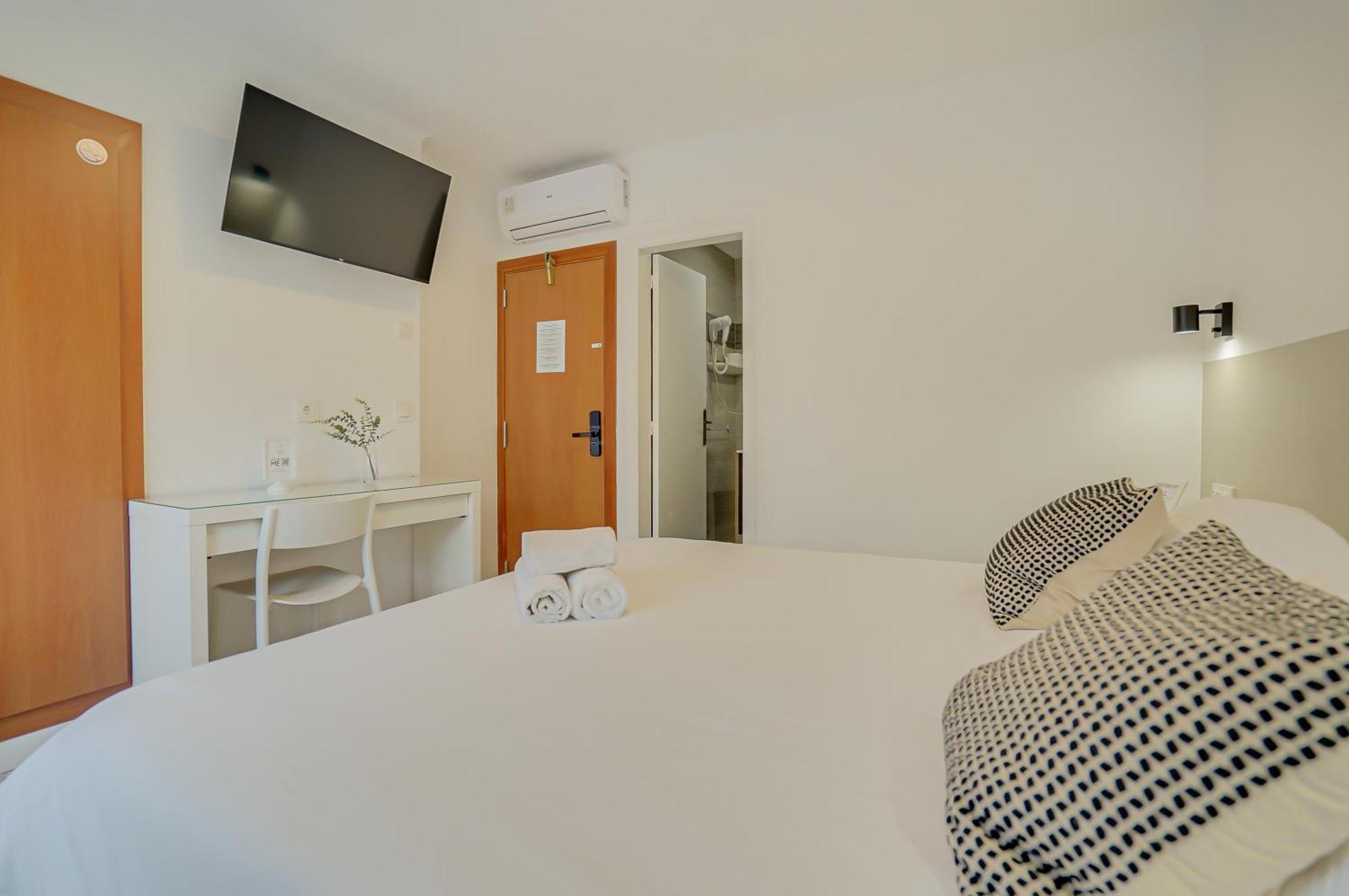 Hostal Y Apartamento Moli De Mar Льорет-де-Мар Екстер'єр фото
