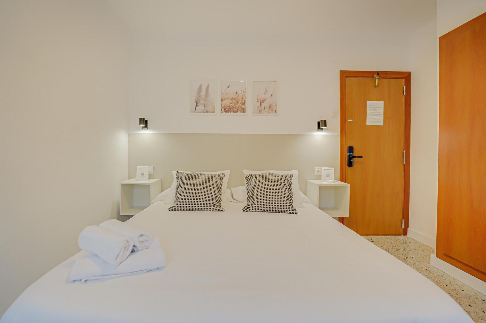 Hostal Y Apartamento Moli De Mar Льорет-де-Мар Екстер'єр фото